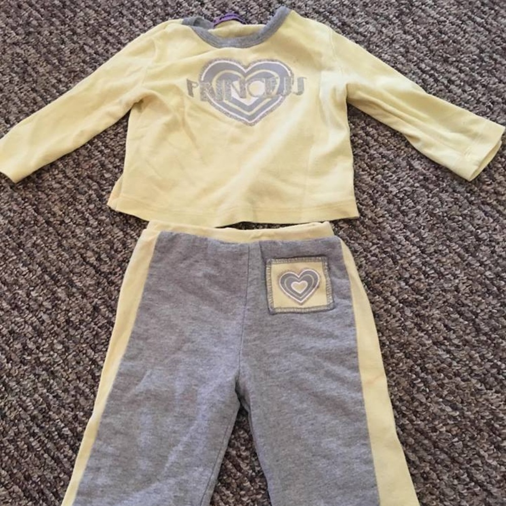 Preloved♥ Boardwalk 2 Piece Princess Set- A must♥